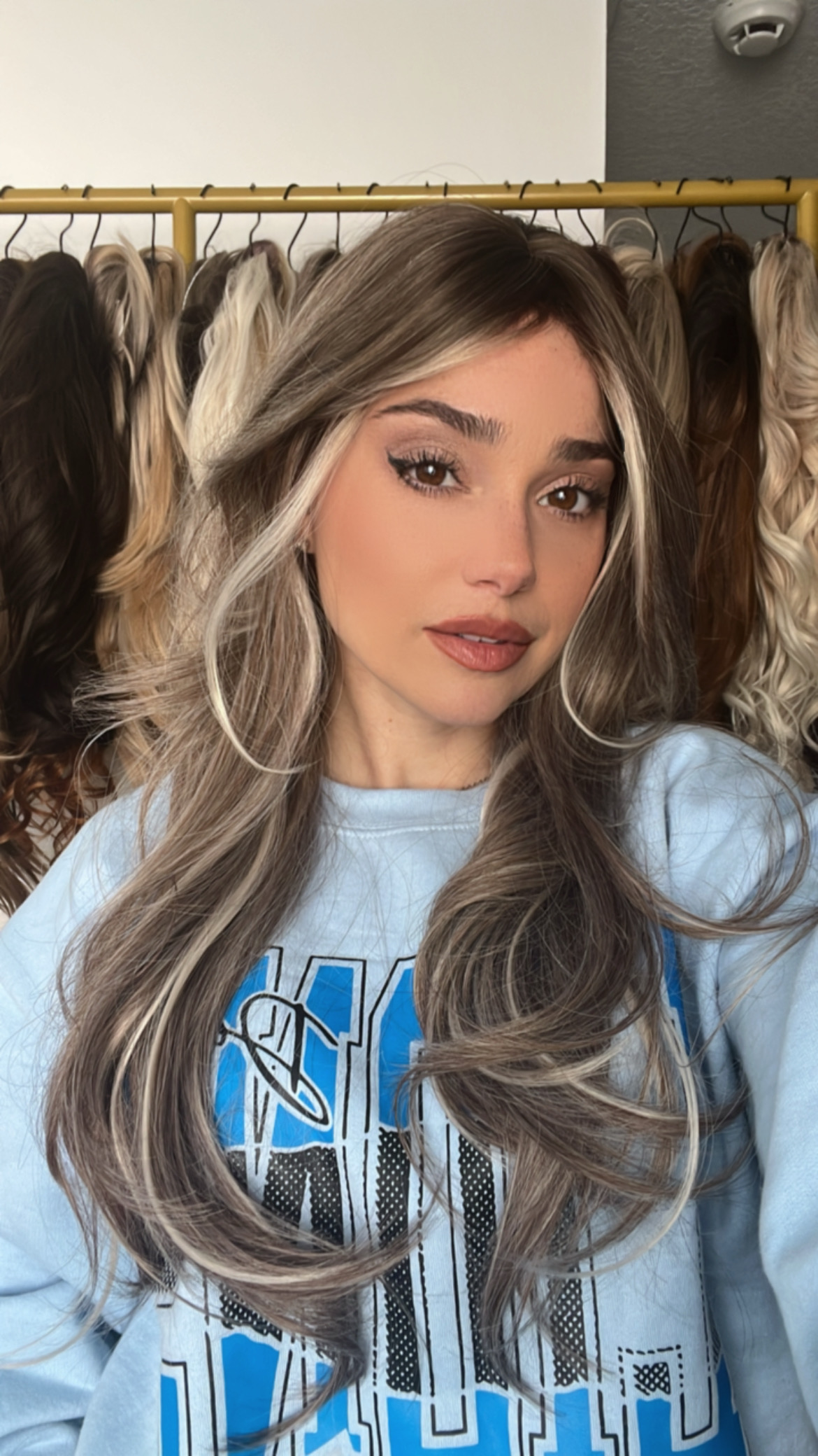 {“eId”:”999215790793844″,”CameraPosition”:2}