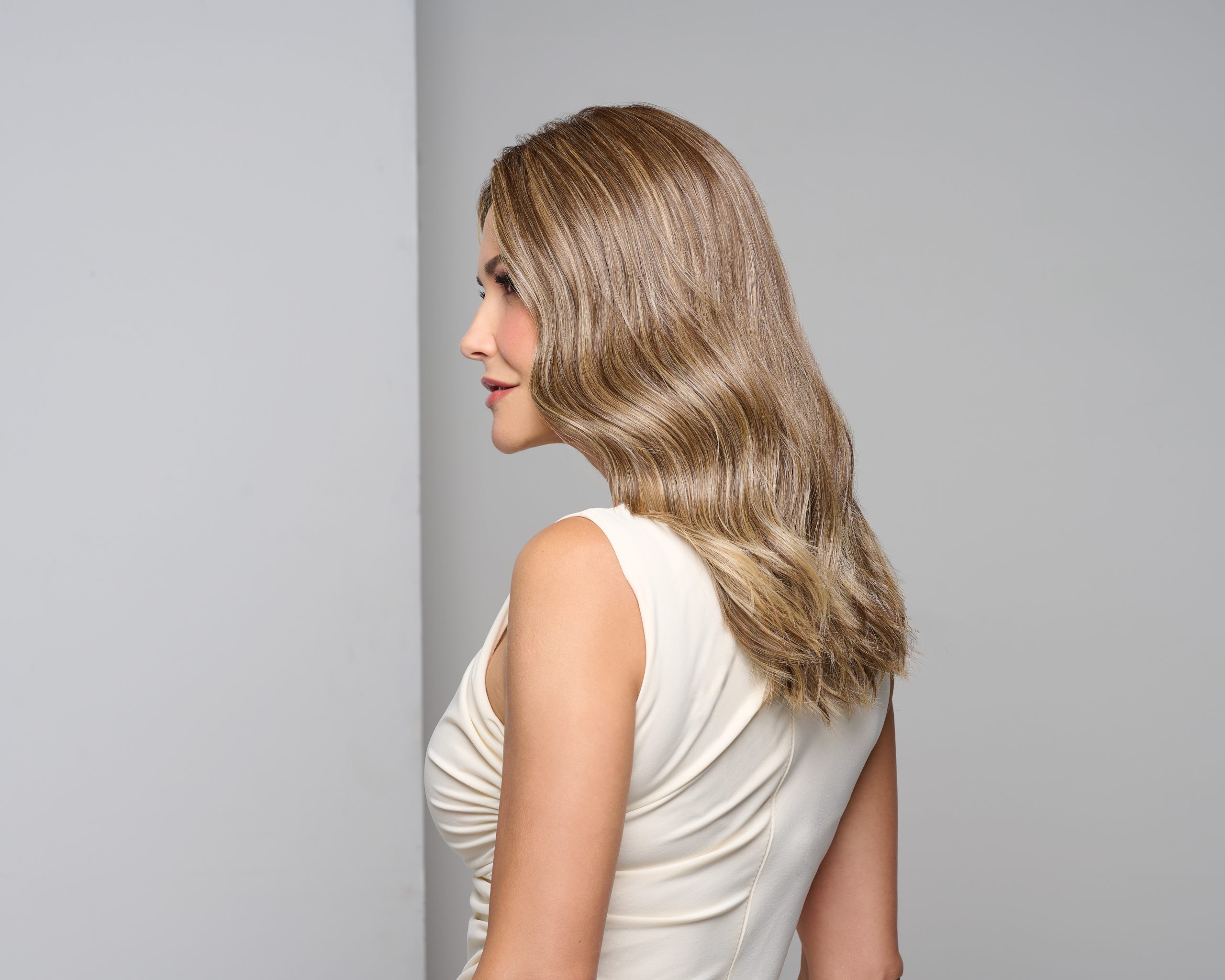 Selfie Mode - Model - Side 3